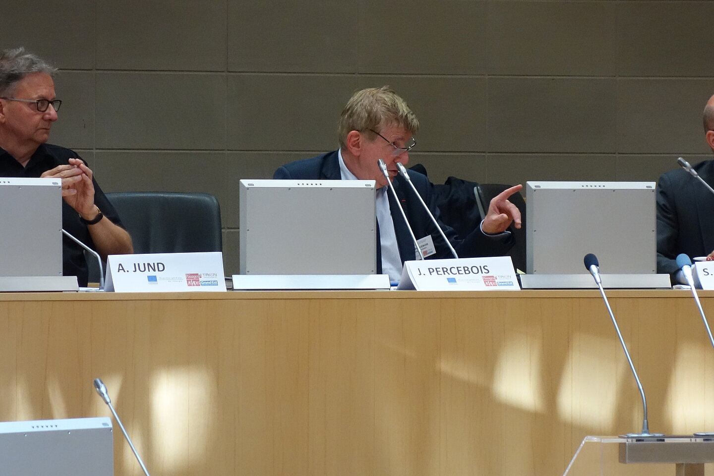 Session 4, J. Percebois, Professor emeritus der Universitäten